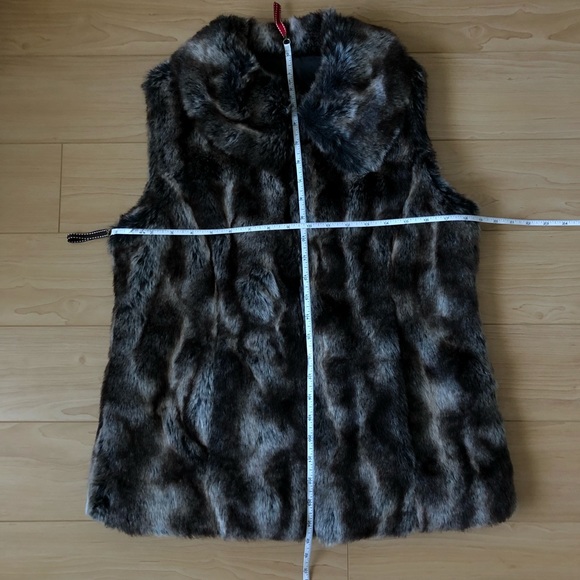 Rachel Zoe Faux Fur Vest XS NWOT - Picture 8 of 8